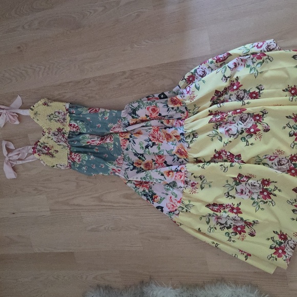 Floral Maxi Dress with Spaghetti Straps - Picture 5 of 6